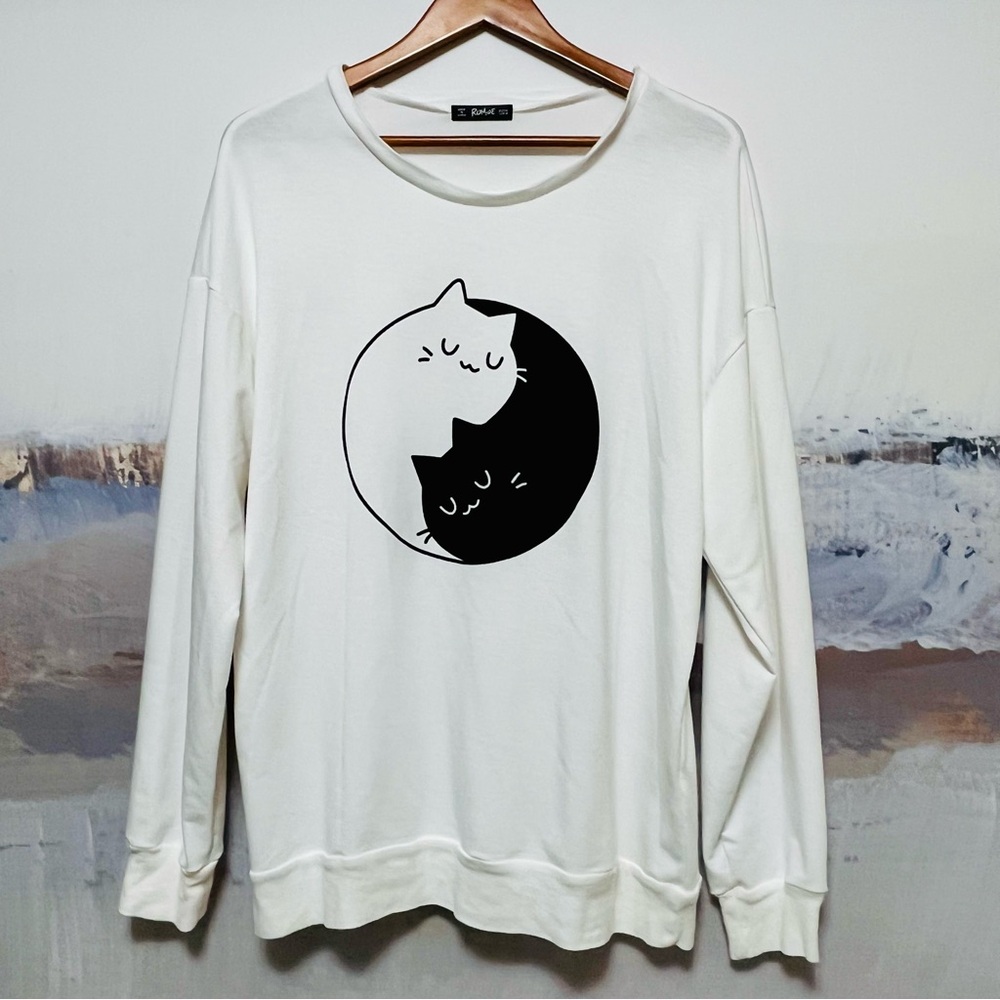 ROMWE Yin Yang Cats Sweatshirt Women M Black White Crew Neck Stretch Long Sleeve